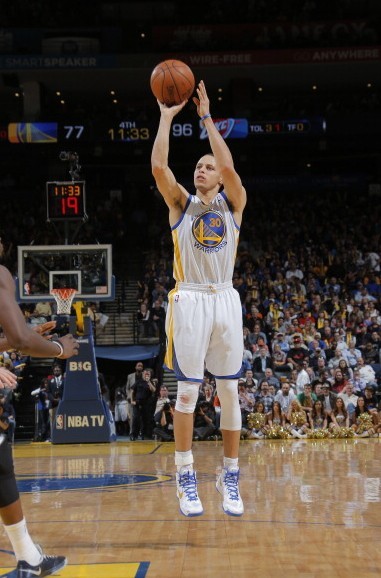 更看到了足 更看到了足