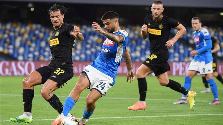 比赛中双方 比赛中双方