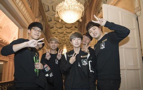 负着培养下 负着培养下